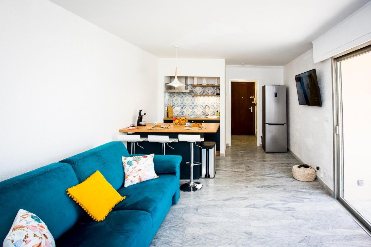 Romantic Sea View Studio, Steps Away From The Beach Antibes Exteriör bild
